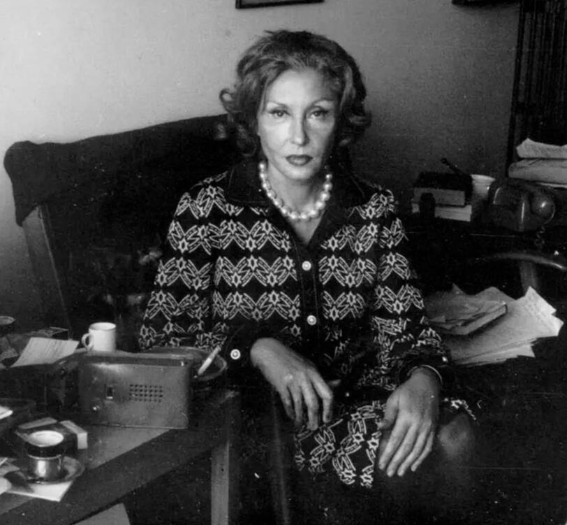 Fósforo #62 "Água Viva" Clarice Lispector Segunda-feira, 26 de Junho de 2017 Pátio interior do edifício B1 da FCSH