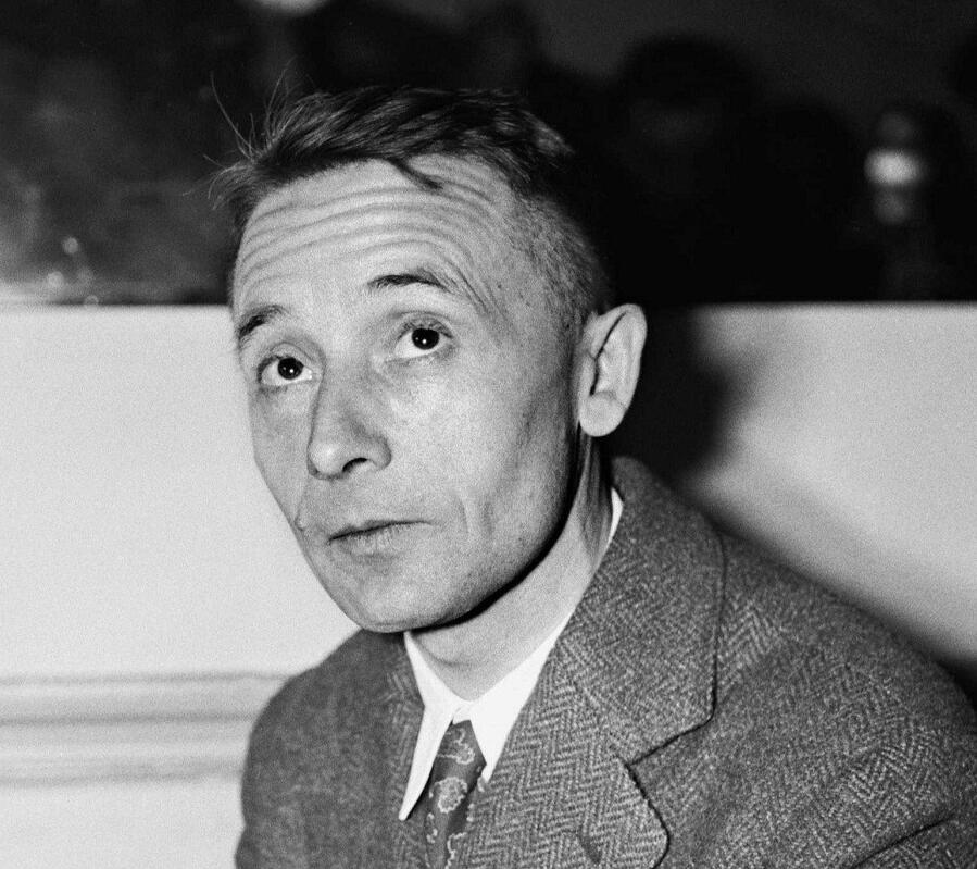 Fósforo #33 "A Literatura no Estômago" Julien Gracq Domingo, 27 de Novembro de 2016 Jardim do Arco do Cego