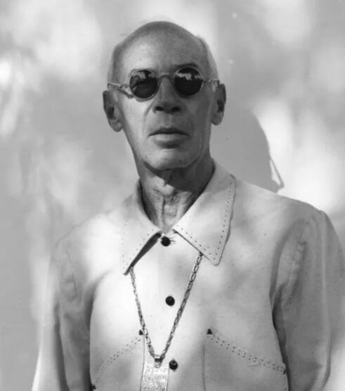 Fósforo #81 "O sorriso aos pés da escada" Henry Miller Sábado, 23 de Junho de 2018 Miradouro do Recolhimento