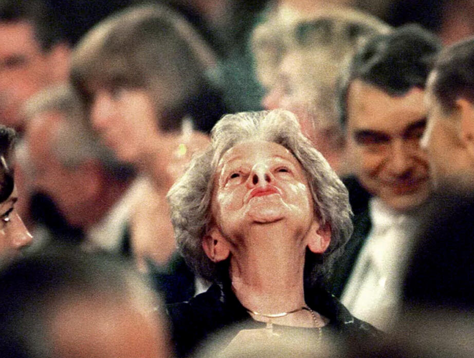 Fósforo #82 "Instante" Wisława Szymborska Sexta-feira, 29 de Junho de 2018 Travessa da Laranjeira